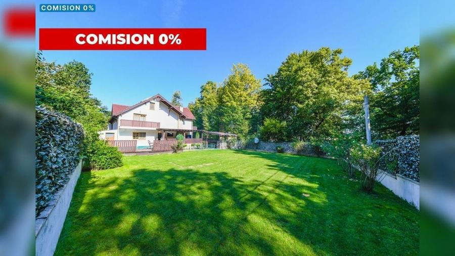 Casă cu 6 camere cu Piscina în Florești