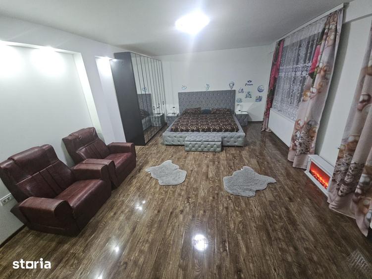 Casă cu 5 camere cu Teren 500 Mp în Central