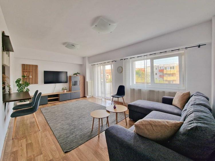Apartament cu 3 camere decomandat în Zorilor