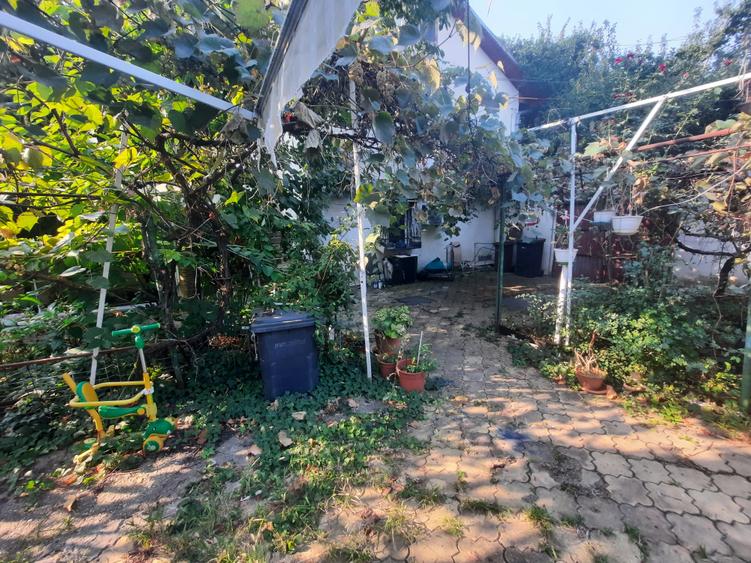 Casă individuală cu 10 camere cu Canalizare în Giurgiului