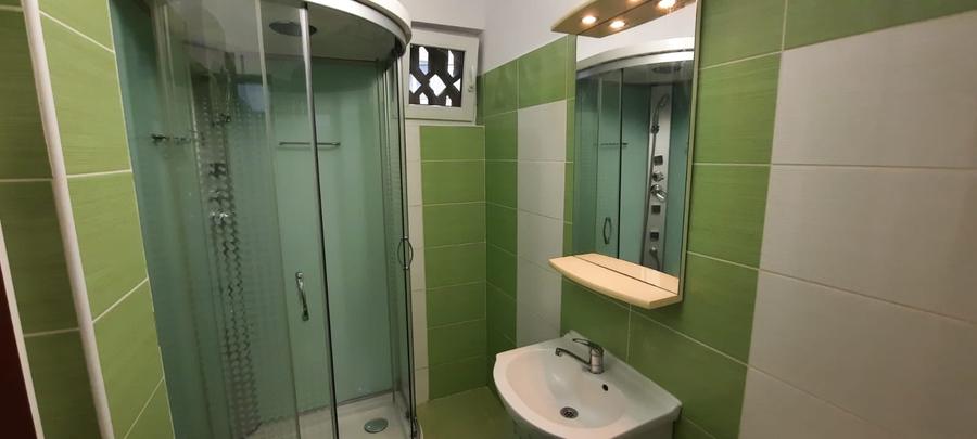 Apartament cu 2 camere nedecomandat, mobilat în 7 Noiembrie