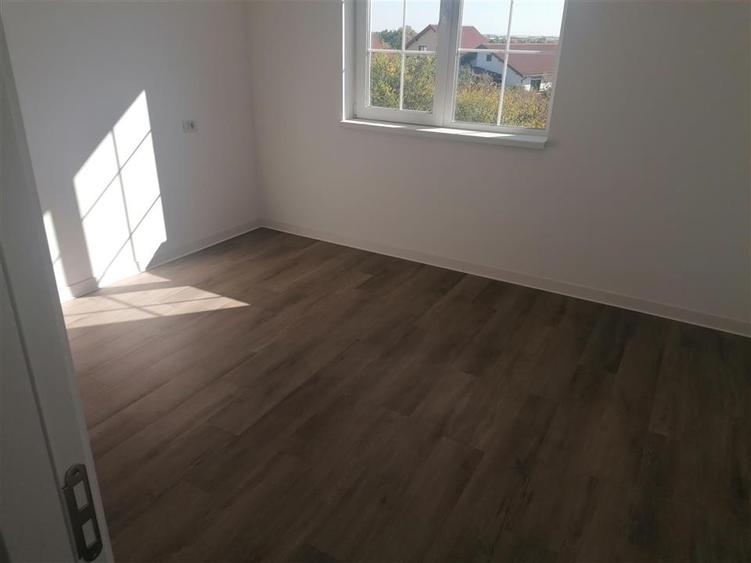 Duplex cu 3 camere cu Teren 200 Mp în Exterior Vest
