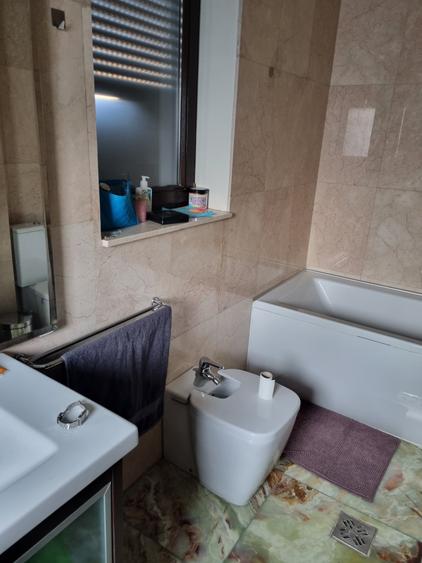Casă cu 6 camere cu Canalizare în Universitate