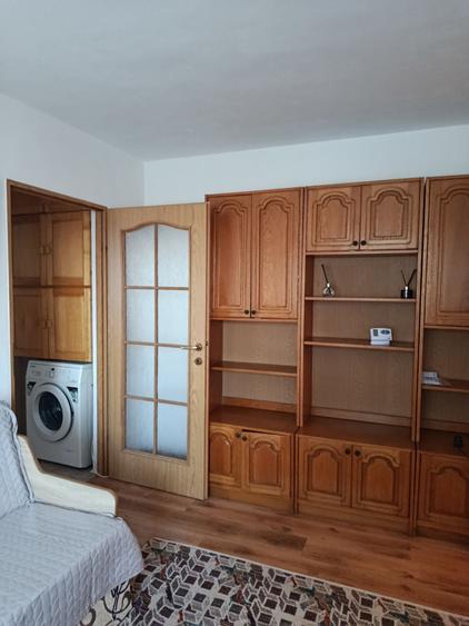 Apartament cu 2 camere nedecomandat în Florilor
