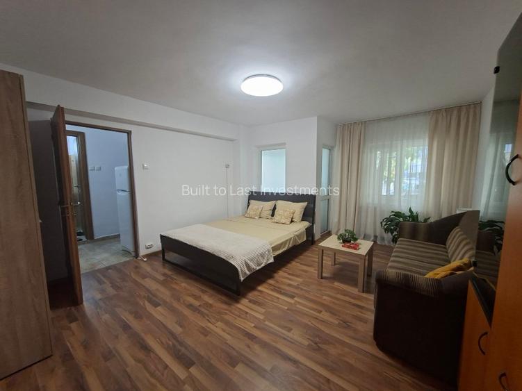 Garsoniera spatioasa renovata CT proprie si loc parcare