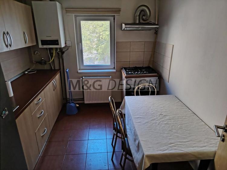 Apartament cu 2 camere semidecomandat, mobilat în Soarelui