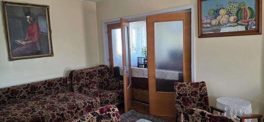 Apartament cu 3 camere decomandat în Cotroceni