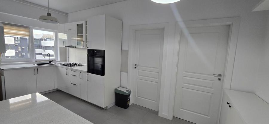 Apartament cu 3 camere decomandat în Frumoasa