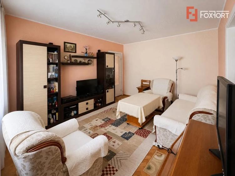 Apartament cu 3 camere semidecomandat în Circumvalațiunii