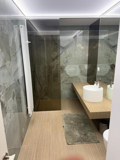 Apartament cu 3 camere decomandat, mobilat în Iancu Nicolae