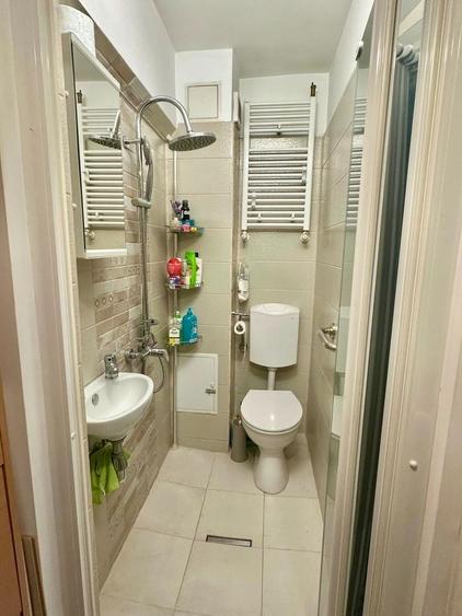Apartament cu 4 camere decomandat, mobilat în Energia