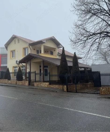 Spațiu comercial, de 200 mp, în Central