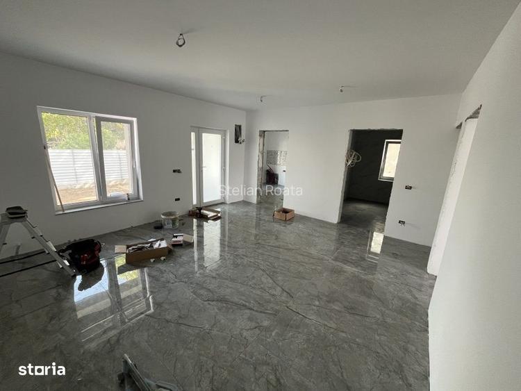 SUPEROFERTA! Casa la sol 3 camere, posibilitate mansardare, Valu lui T