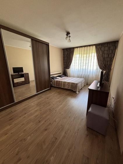 Apartament cu 2 camere decomandat, mobilat în Central