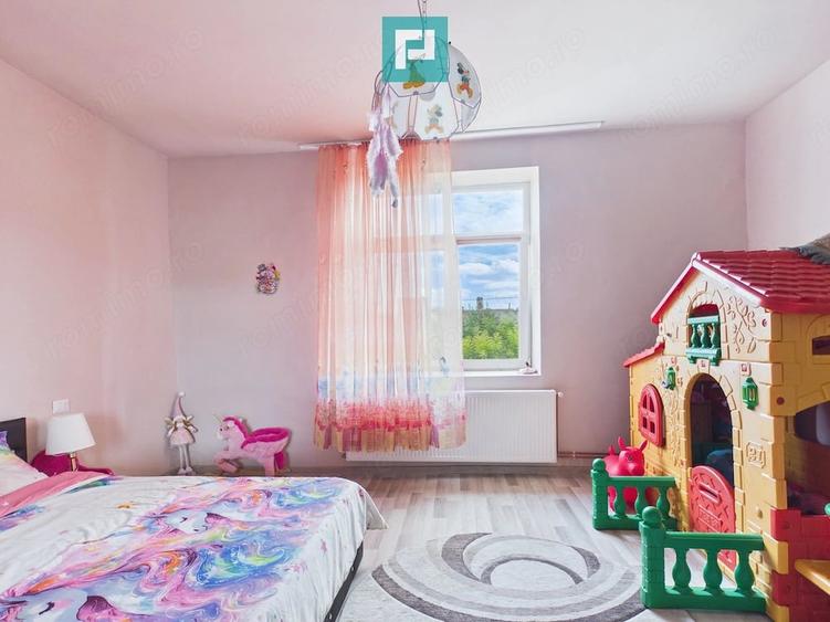 Casă cu 3 camere cu Teren 1500 Mp în Turnu