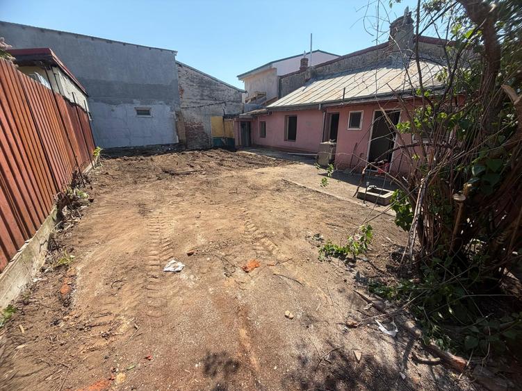 Teren Construcții intravilan de 200 mp, în Rahova