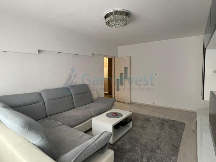 Apartament cu 3 camere decomandat, mobilat în Rogerius