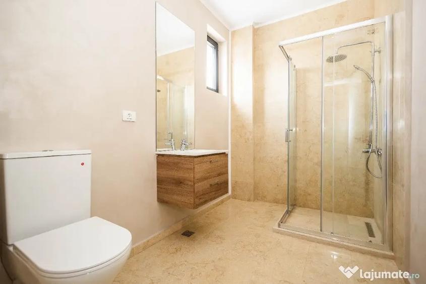 Apartament cu 3 camere decomandat în Mamaia