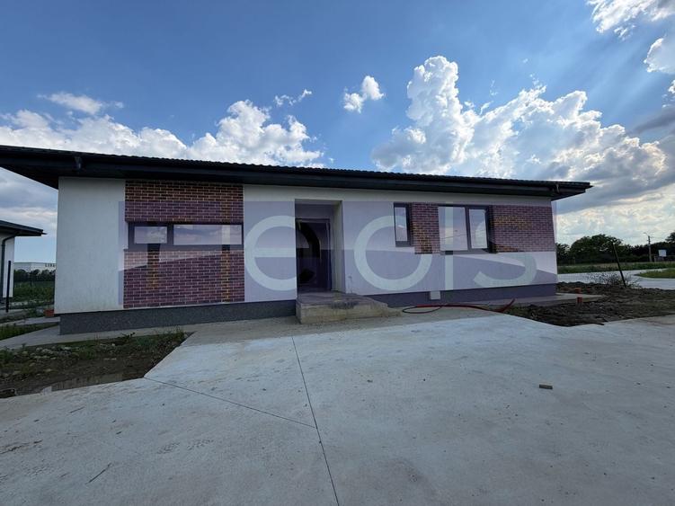 Casă individuală cu 4 camere cu Canalizare în Dimieni