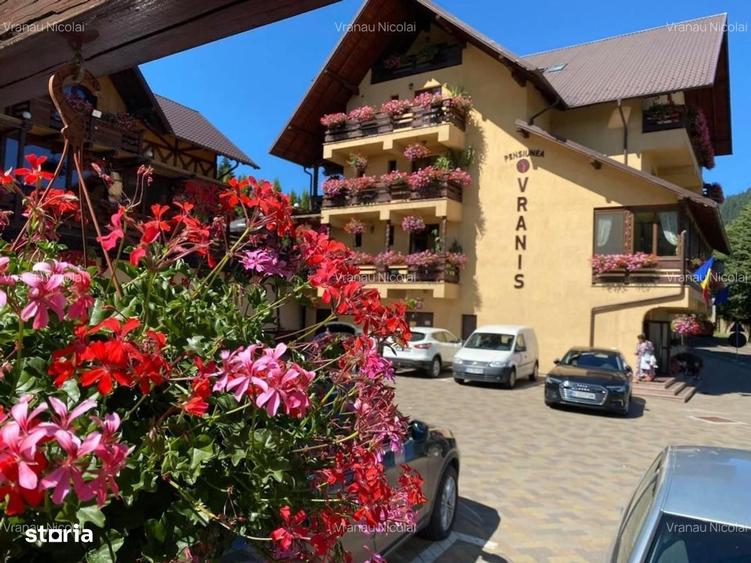 Casă cu 4 camere cu Teren 7500 Mp în Sadova