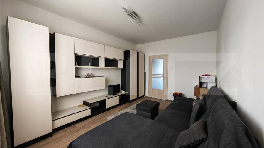 Apartament cu 3 camere decomandat, mobilat în Rogerius