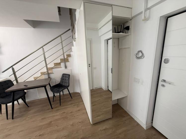 Apartament cu 3 camere semidecomandat, mobilat în Parcul Carol