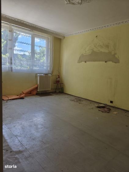 Apartament cu 3 camere în Rahova