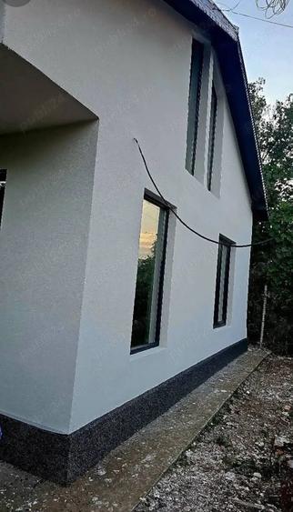 Casă cu 5 camere cu Teren 650 Mp în Gherăseni