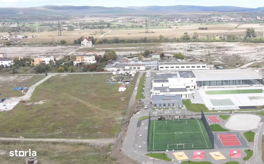 Casă cu 4 camere cu Teren 300 Mp în Central
