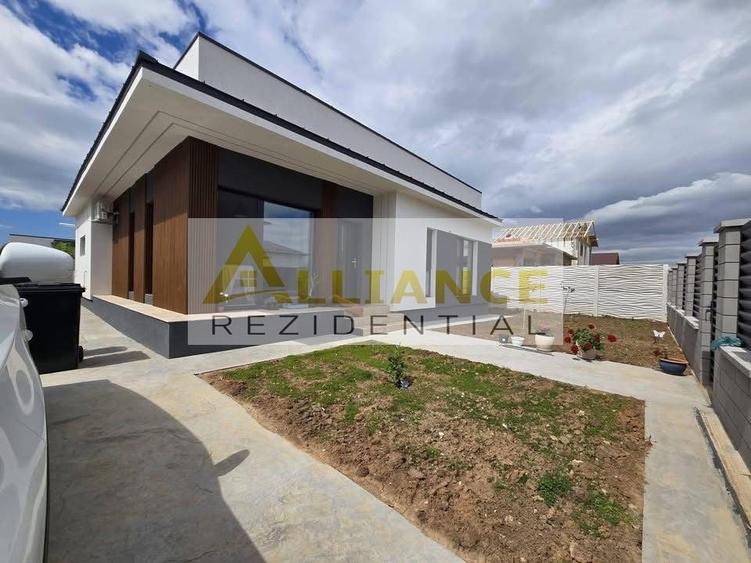 Casă individuală cu 4 camere decomandat cu Canalizare în Berceni