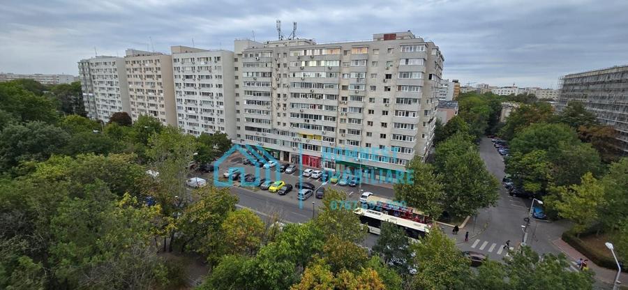 Apartament cu 3 camere semidecomandat în Titan