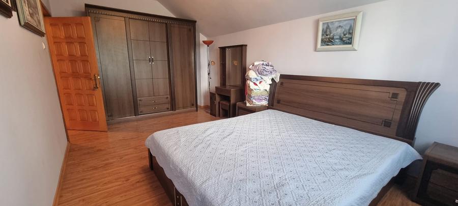 Casă individuală cu 7 camere cu Garaj în Căteasca