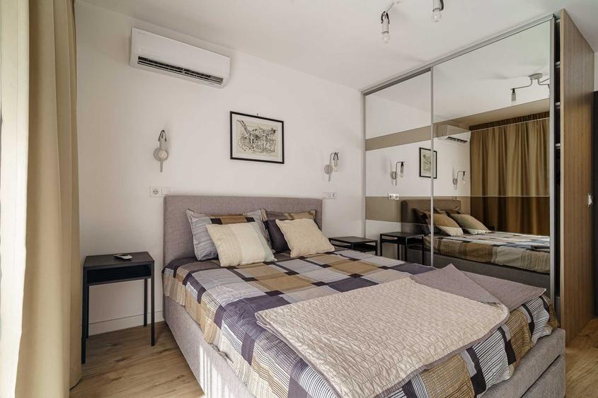 Apartament cu 2 camere semidecomandat în Tei
