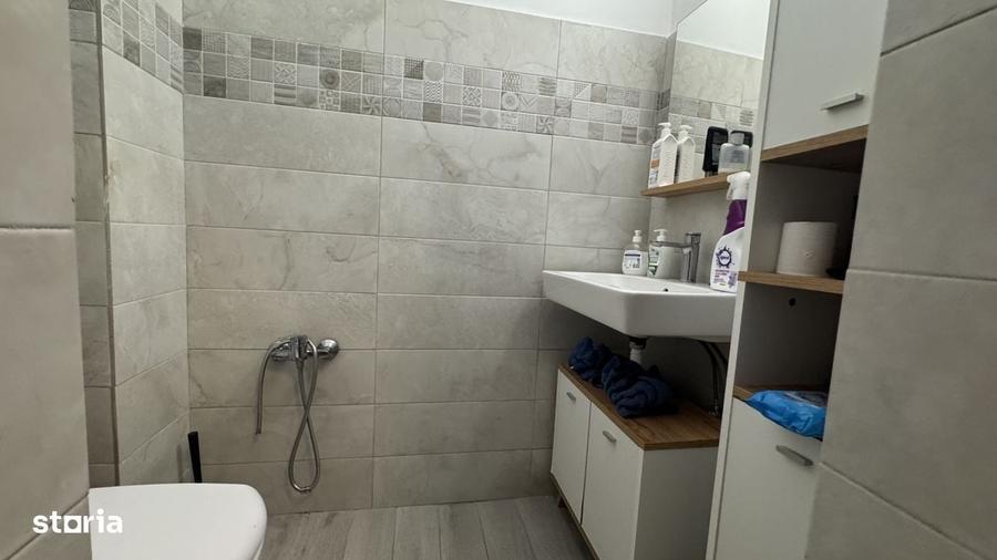 Apartament cu 4 camere decomandat în Central