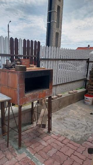 Casă individuală cu 4 camere cu Canalizare în Est