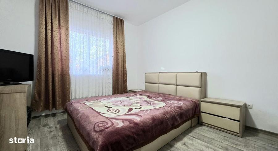 Casă cu 4 camere decomandat în Central