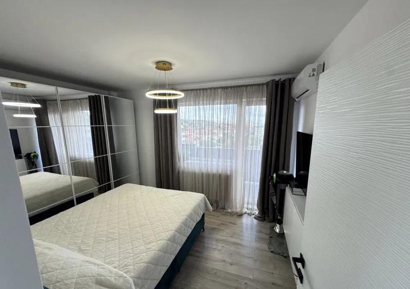 Apartament cu 3 camere semidecomandat, mobilat în Dâmbul Rotund