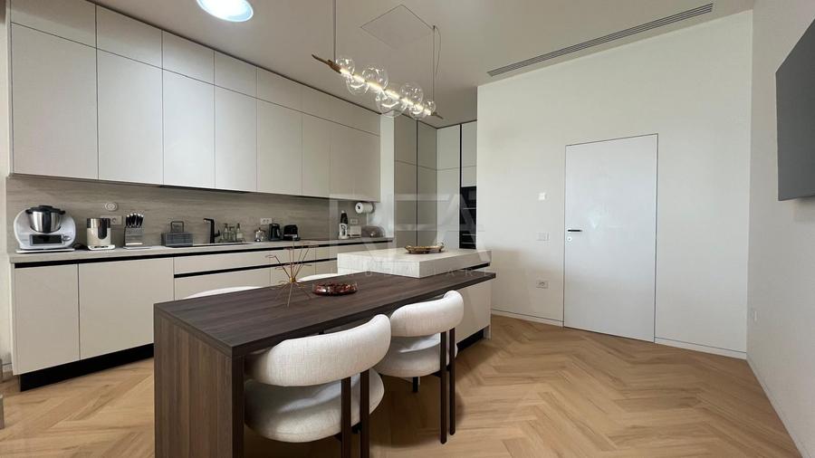 Penthouse cu 5 camere, mobilat în Herăstrău