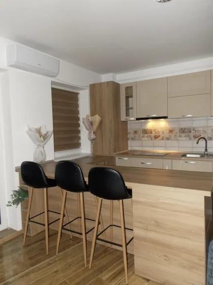 Apartament cu 2 camere decomandat, mobilat în Central