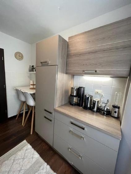 Apartament cu 3 camere - zona Podu Ros - Cantemir - 1