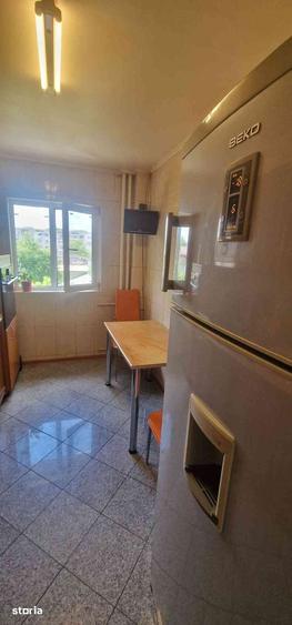 Apartament cu 2 camere decomandat în Titan