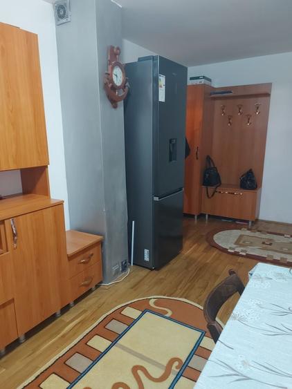 Apartament cu 2 camere decomandat în Rovine