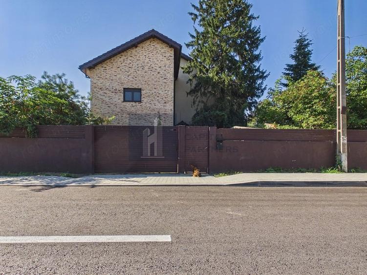 Casă cu 6 camere cu Teren 204 Mp în Tunari