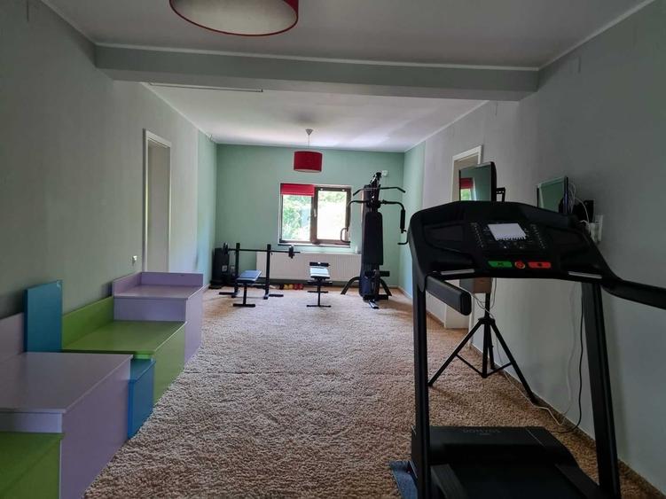 Casă cu 4 camere în Ultracentral