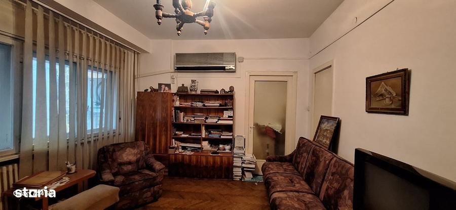 Apartament cu 3 camere în P-ța Rosetti