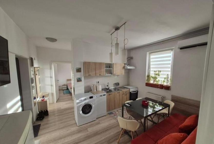 Apartament cu 2 camere decomandat, mobilat în 13 Septembrie