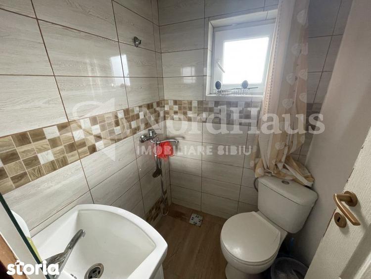 Casă cu 3 camere cu Canalizare în Șura Mare