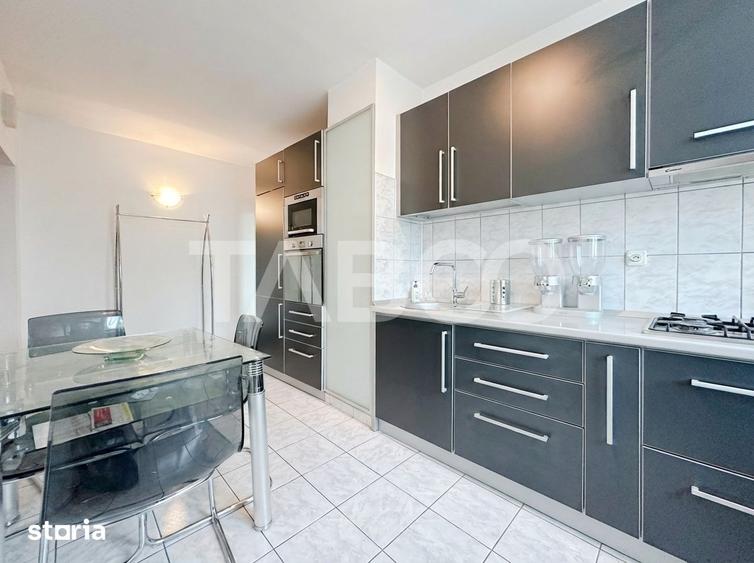 Apartament cu 4 camere semidecomandat în Micro 4