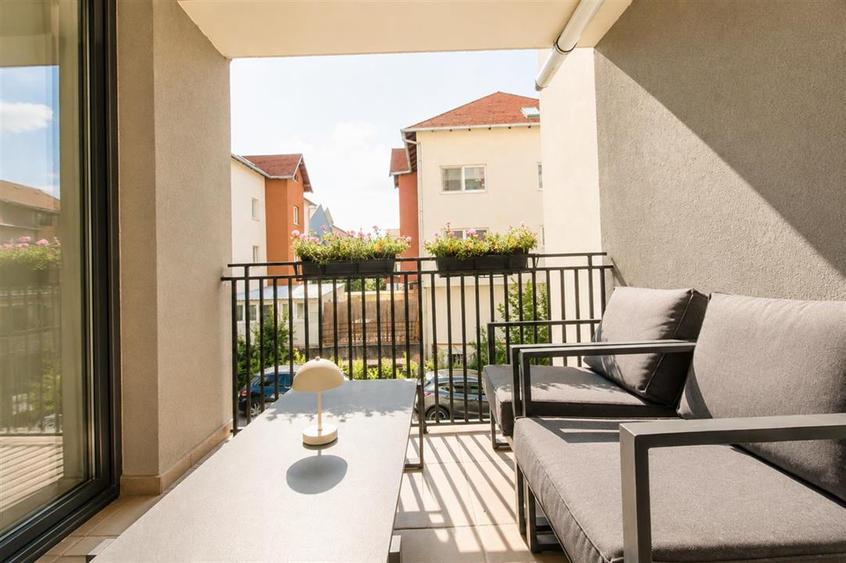 Apartament cu 3 camere decomandat, mobilat în Bună Ziua