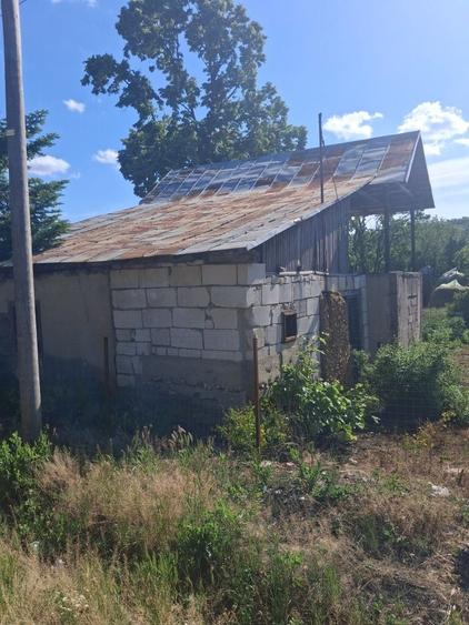 Casă cu 3 camere în Izvoru Aneștilor